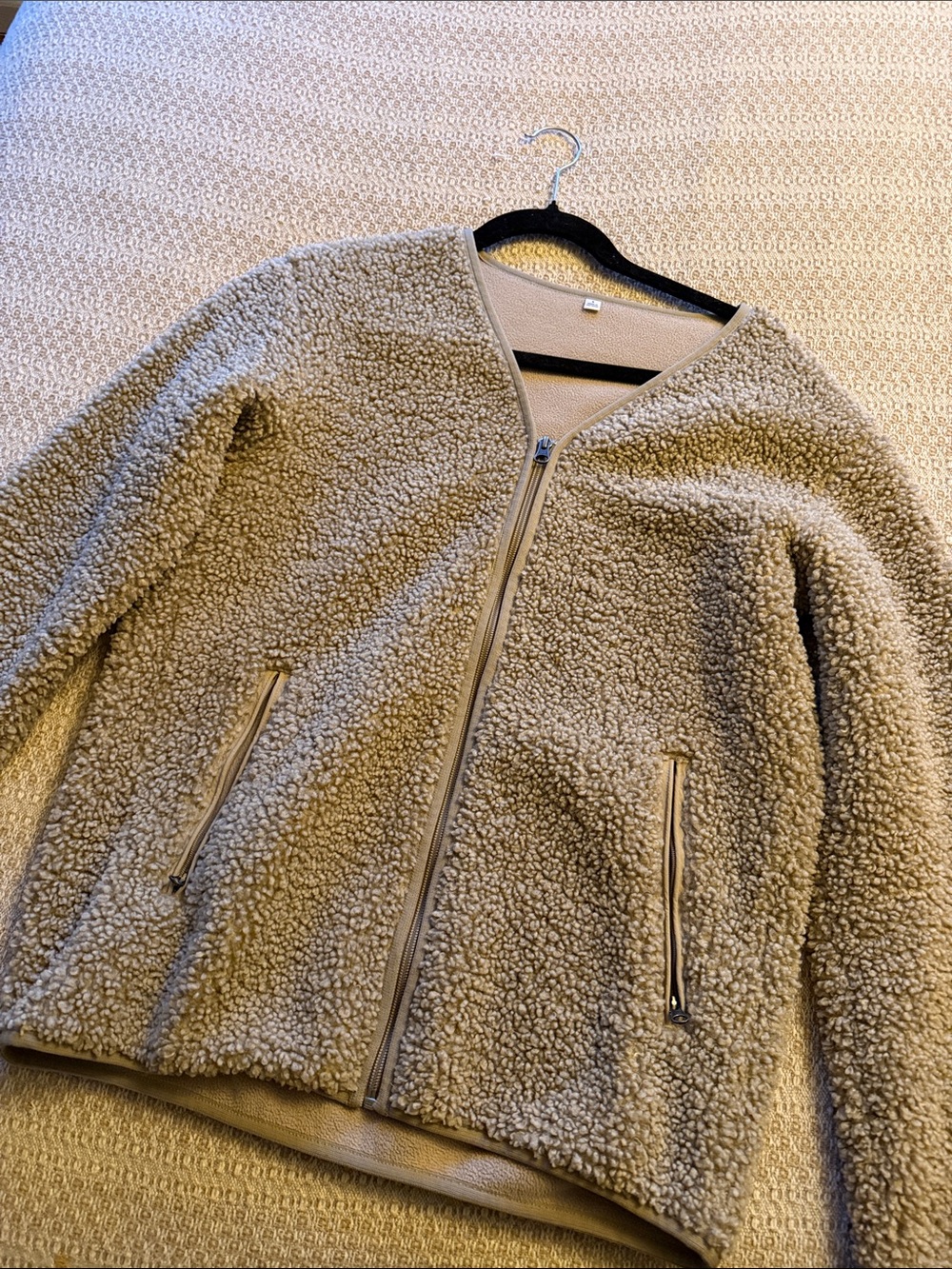 Uniqlo Women's Cream Sherpa Zip V-Neck Jacket